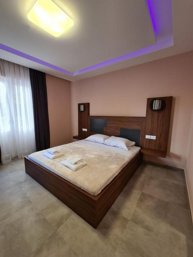 Hotel Centrum Titova Mitrovica Dış mekan fotoğraf